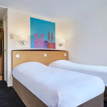 Hotel Kyriad Direct 2*