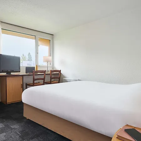 Kyriad Direct Hotel