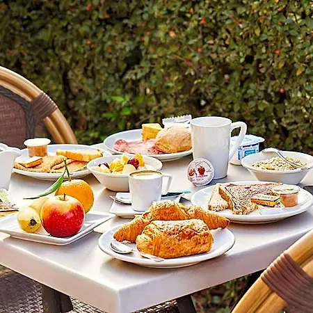 Kyriad Direct Hotel