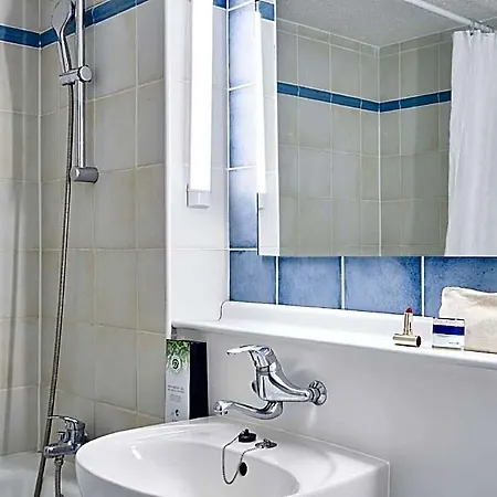 Kyriad Direct 2*
