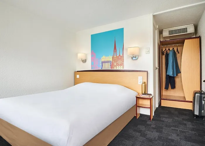 מלון Kyriad Direct Évreux